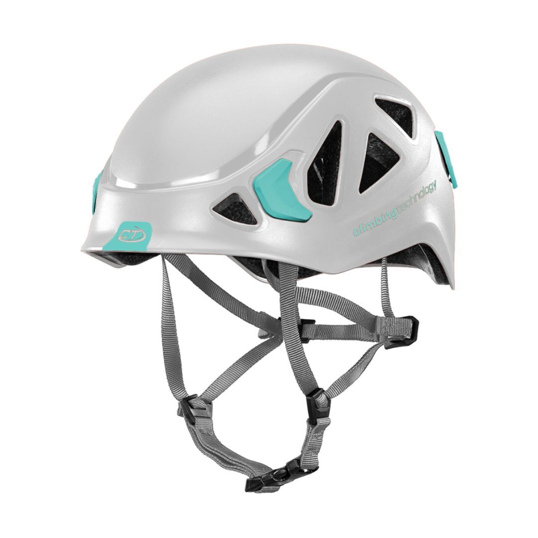 Casco de escalada ventilado y resistente ideal para alpinismo, descenso de barrancos y vías ferratas, con carcasa híbrida y diseño ergonómico.